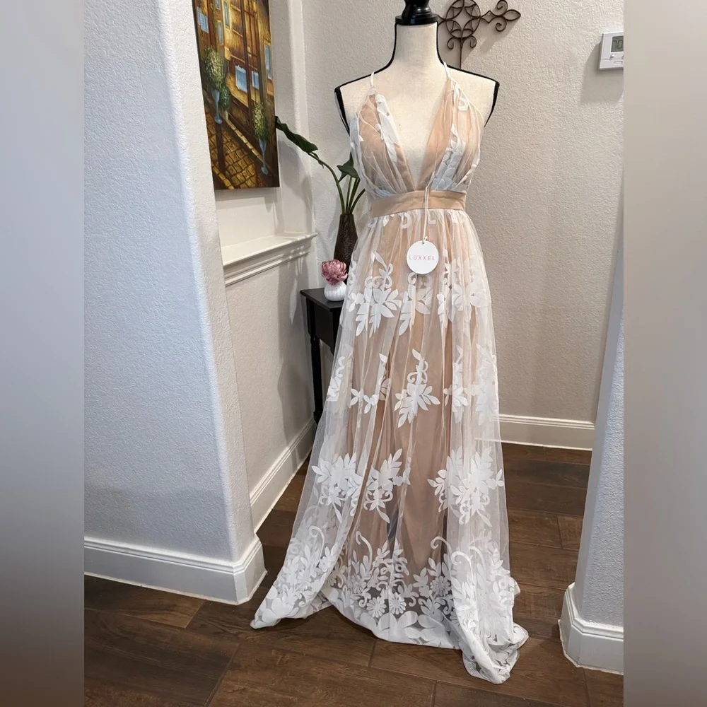 Promenade Maxi dress, size SMALL, by Luxxel. NEW WITH TAGS! - Picture 7 of 8